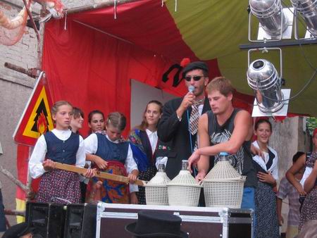 kod mene na vino i pr??ut